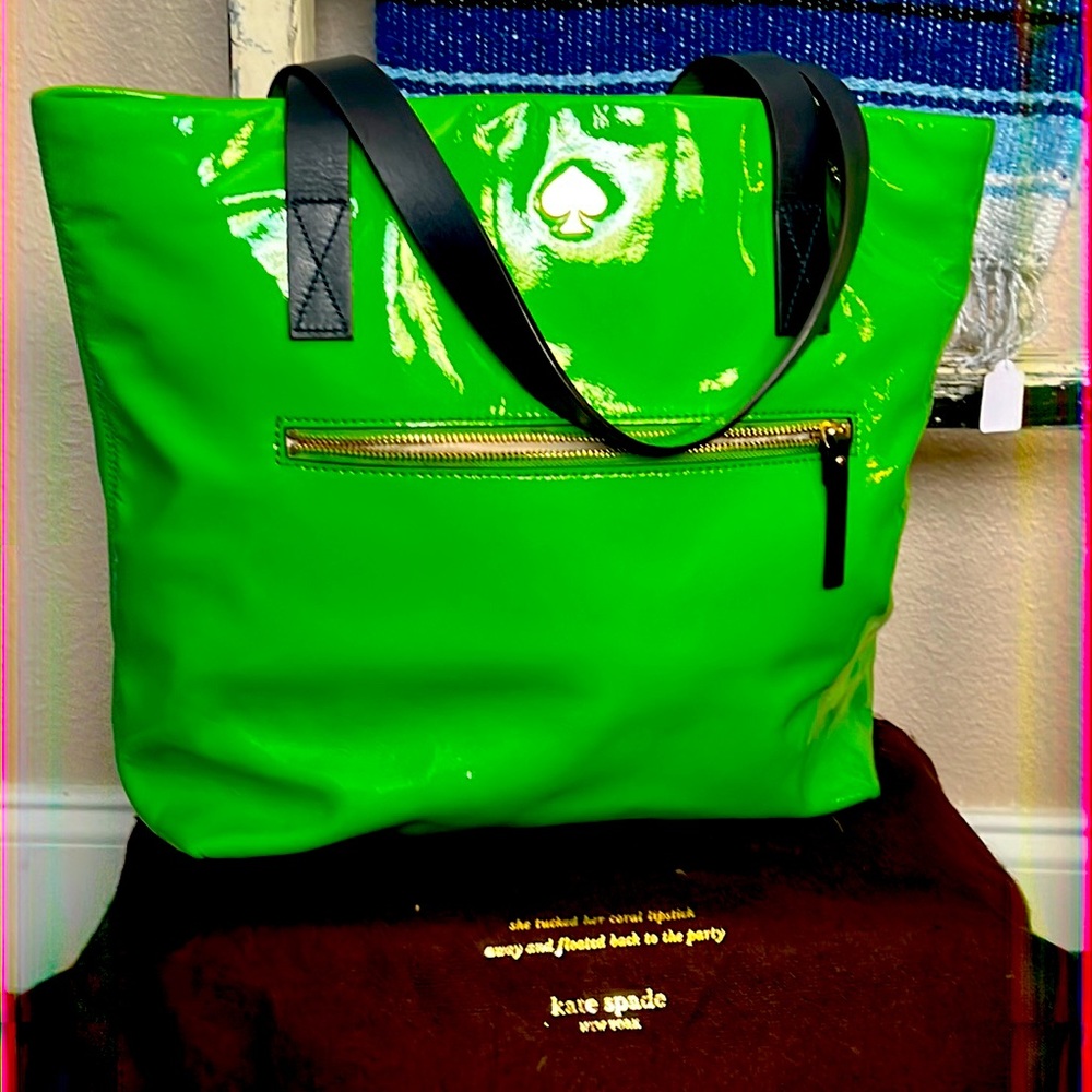 Authentic Kate Spade Shamrock Patent Shoulder Purse & Wallet